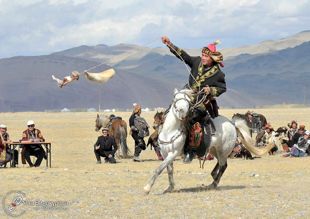 Монголия. Фестиваль охотников с беркутами (автомобильный фото-тур МК)